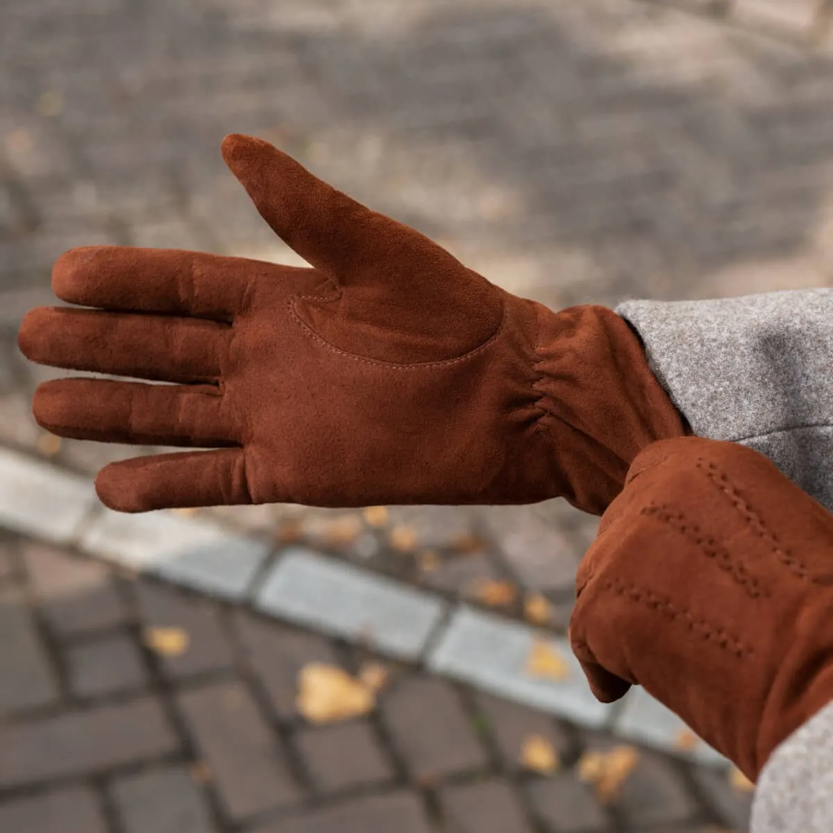 Elizabeth (brown) - suede leather gloves with warm faux fur lining