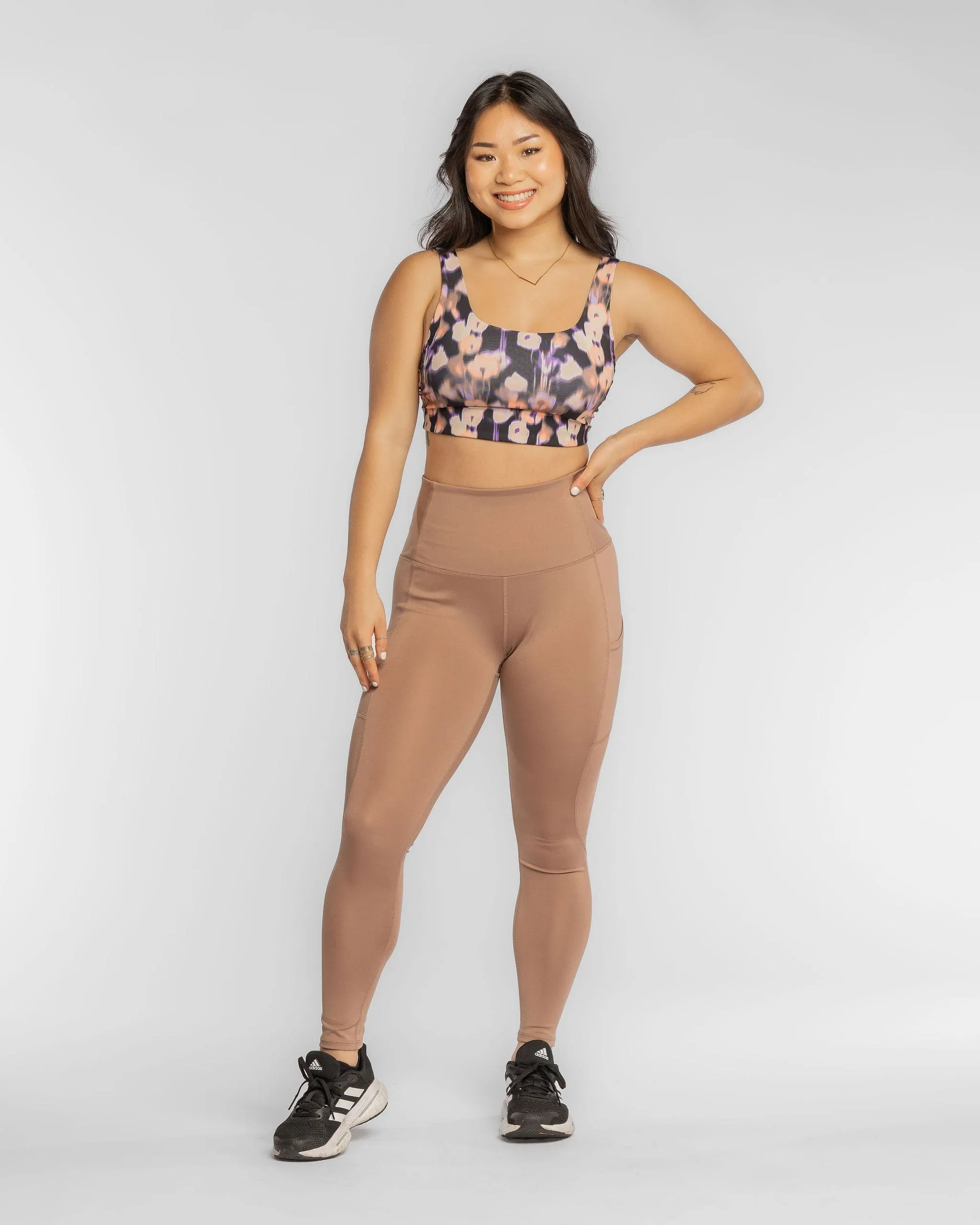 Hi Five Pocketed High-Waist Legging – Just Brew It