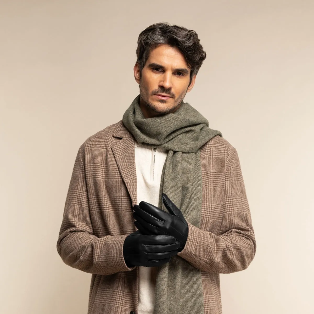 Jake (black) - sheepskin gloves with warm fleece lining & touchscreen feature