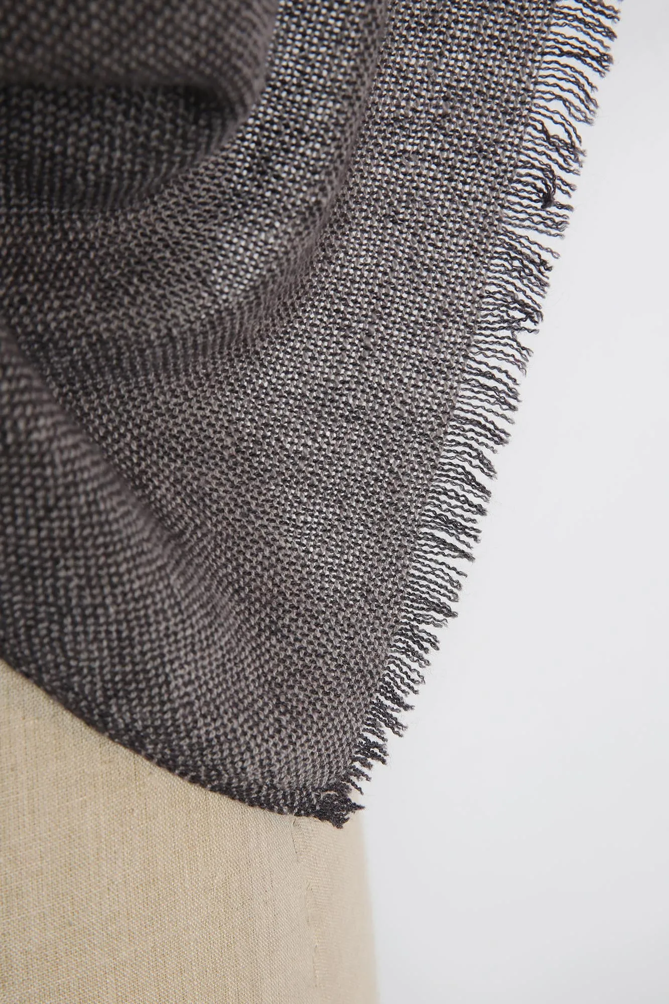 Luxury Black & White Guaze-weave Silk Cashmere Scarf